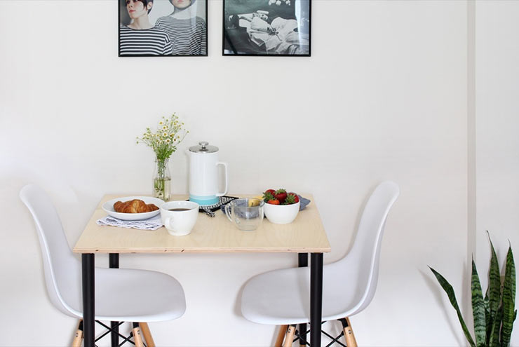 https://www.ohmeohmyblog.com/wp-content/uploads/2013/10/DIY-Dining-Tables-8.jpg