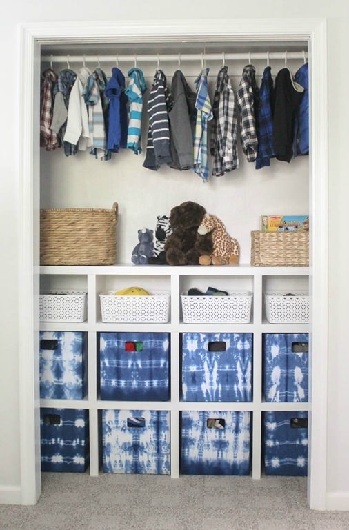 https://www.ohmeohmyblog.com/wp-content/uploads/2014/02/DIY-Closet-Organizing-Ideas-5.jpg