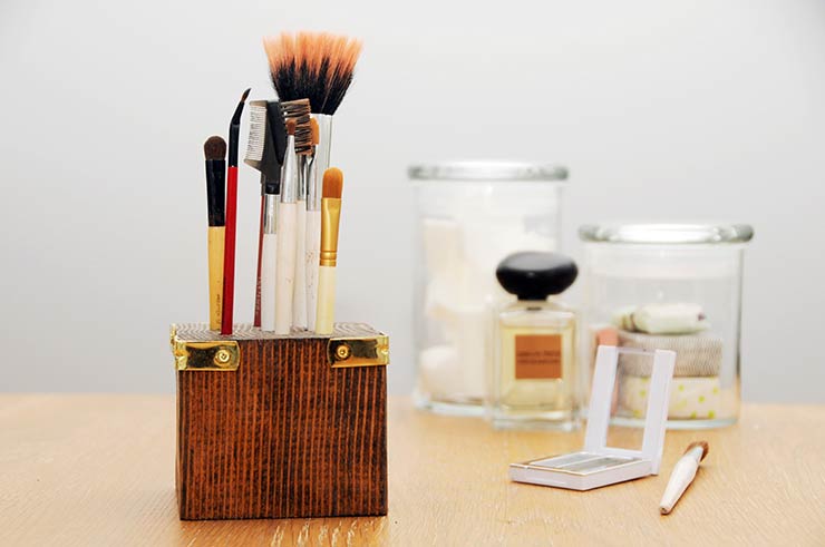 DIY Makeup Brush Roll - For Travel or Organization
