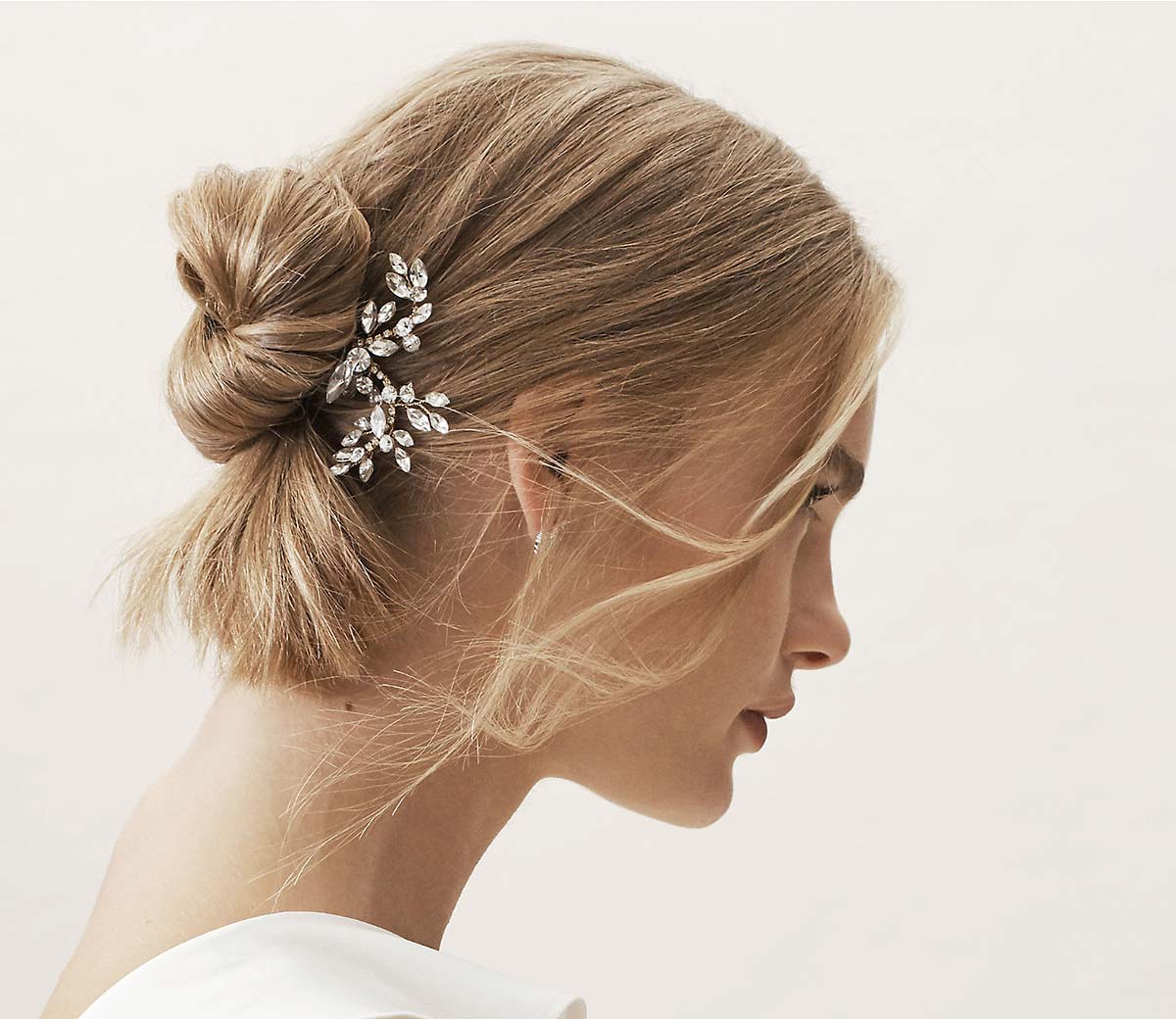 Stunning Decorative Bobby Pins Pretty Hair Accessories Youll Want To Buy Now • Ohmeohmy Blog