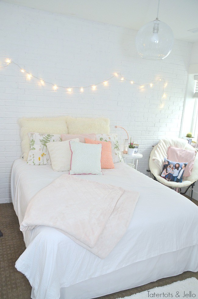 nice and beautiful bedroom for teenage girl